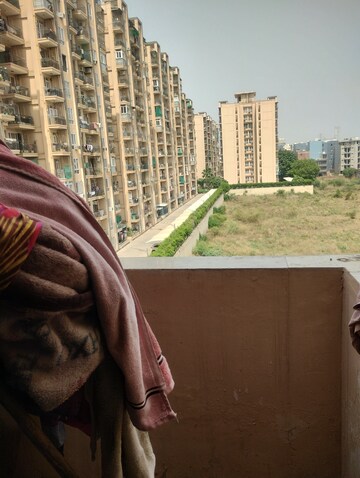 Balcony in 4 BHK Apartment at Tarika CGHS, Sector 43 – for Rent
