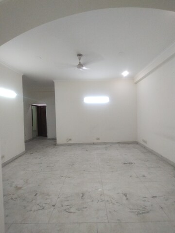 Bathroom in 4 BHK Apartment at Ardee City, Sector 52 – for Rent