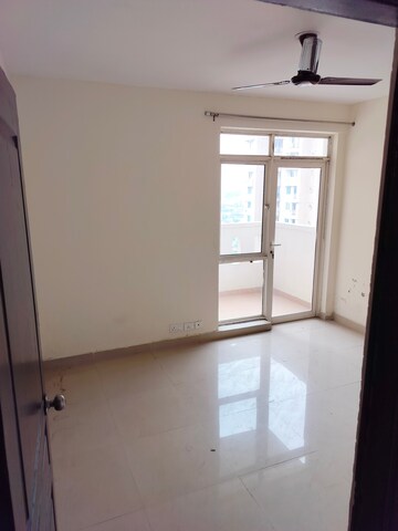 Room in 3 BHK Apartment at Supertech Ecovillage I, Sector 1 Greater Noida – for Rent