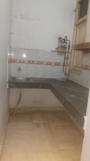 Room in 1.5 BHK Builder Floor at Mayur Vihar – for Rent
