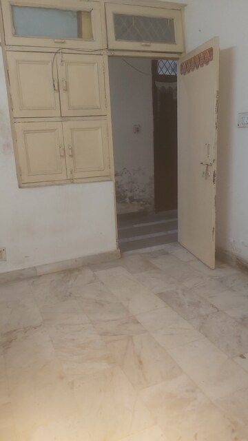 Kitchen in 1.5 BHK Builder Floor at Mayur Vihar – for Rent