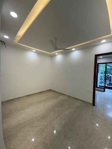 Room in 2 BHK Builder Floor at Lajpat Nagar – for Rent