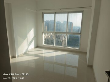 Room in 2 BHK Apartment at Nahar Cayenne, Powai – for Rent