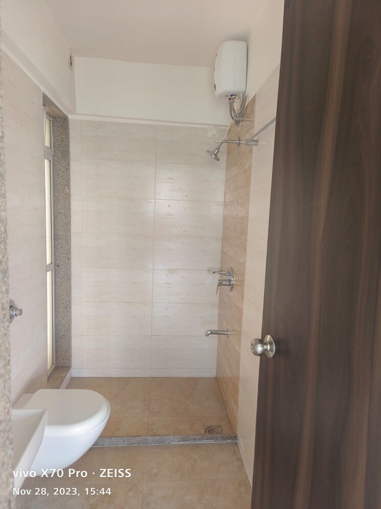 Bathroom, nahar-cayenne 2 Bedroom 790 Sq.Ft. Apartment In Powai Mumbai 8846017