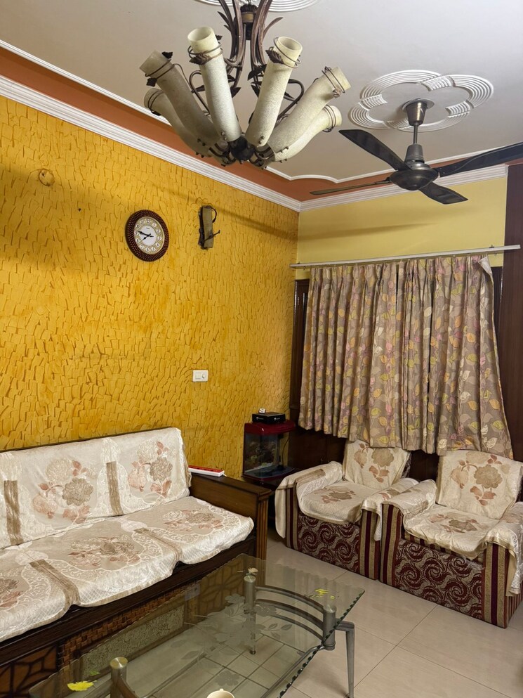 Master Bedroom, sarita-vihar-pocket-c-rwa 4 Bedroom 2250 Sq.Ft. Apartment In Sarita Vihar Delhi 8846026