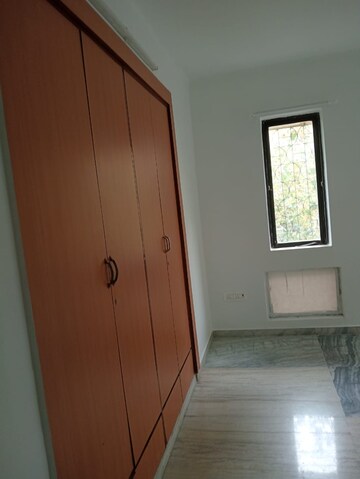 Bedroom in 2 BHK Apartment at Andheri West – for Rent