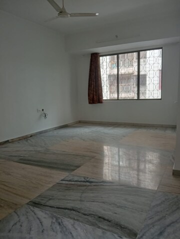 Bedroom in 2 BHK Apartment at Andheri West – for Rent