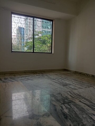 Bedroom in 2 BHK Apartment at Andheri West – for Rent