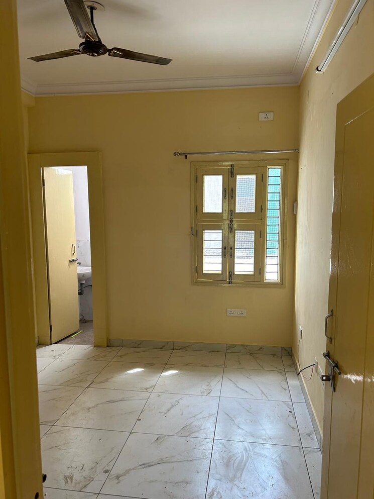 Room, spazedge 2 Bedroom 860 Sq.Ft. Builder Floor In Sector 47 Gurgaon 8846074