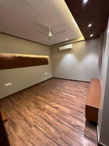 Furnished Amenities in 3.5 BHK Builder Floor at Sector 1 Dwarka – for Sale