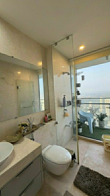 Master Bedroom in 3 BHK Apartment at Oberoi Exquisite Goregaon, Goregaon East – for Sale