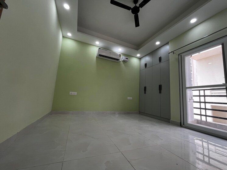 Room, ss-southend-floors 3 Bedroom 2200 Sq.Ft. Builder Floor In South City 2 Gurgaon 8846132