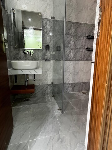 Bathroom in 3 BHK Builder Floor at SS Southend Floors, South City 2 – for Rent