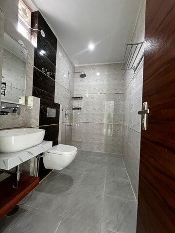 Bathroom in 3 BHK Builder Floor at SS Southend Floors, South City 2 – for Rent
