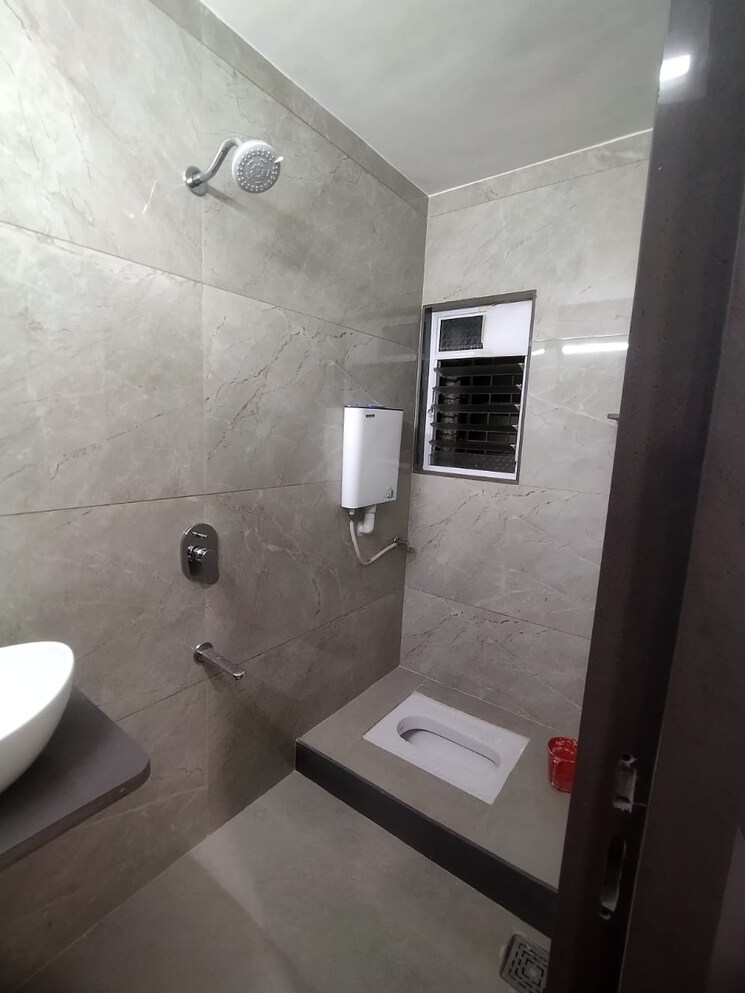 Bathroom, goel-ganga-hill-mist-garden 2 Bedroom 1050 Sq.Ft. Apartment In Kondhwa Pune 8846138