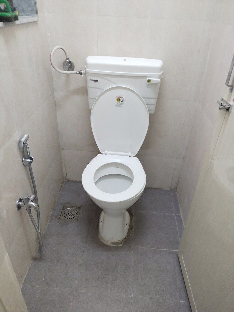 Bathroom, chembur 1 Bedroom 310 Sq.Ft. Apartment In Chembur Mumbai 8846141