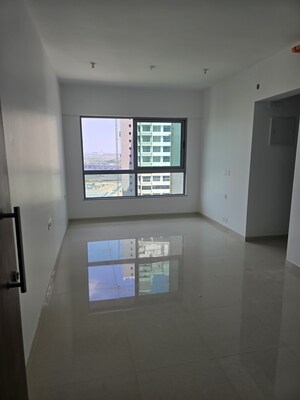 2 BHK Apartment For Sale in Kalpataru Immensa, Kolshet Road
