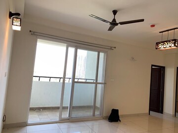 Room in 2.5 BHK Apartment at Prestige Lakeside Habitat, Varthur – for Rent