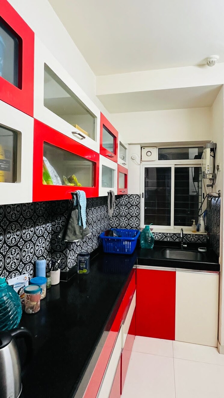  Parking, lodha-amara 2 Bedroom 672 Sq.Ft. Apartment In Kolshet Road Thane 8846281