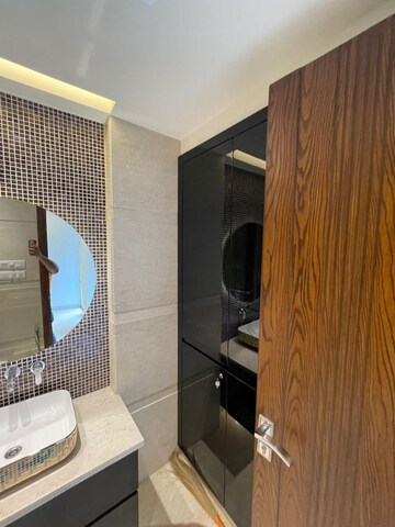 Master Bedroom in 3 BHK Builder Floor at Safdarjung Enclave – for Rent