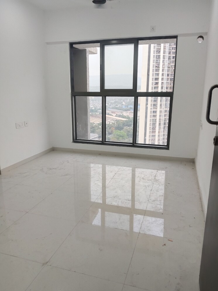Room, uk-iridium 1 Bedroom 410 Sq.Ft. Apartment In Kandivali East Mumbai 8846286