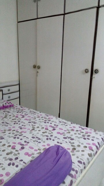 Bedroom in 1.5 BHK Apartment at Juhu – for Rent