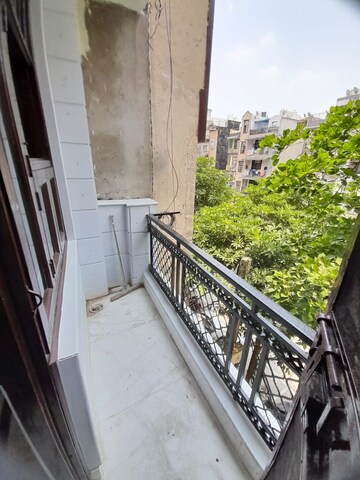 Balcony in 2 BHK Builder Floor at Rohini Sector 24 – for Rent
