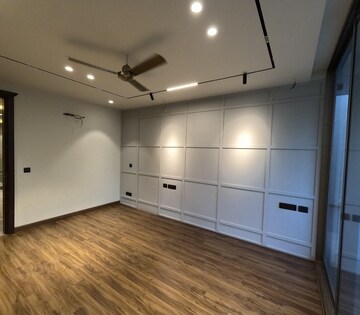 Room in 3 BHK Builder Floor at Gulmohar Park – for Sale