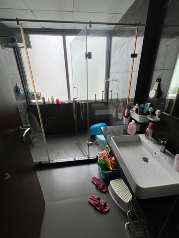 Master Bedroom in 4 BHK Apartment at Park Grandeur, Baner – for Rent
