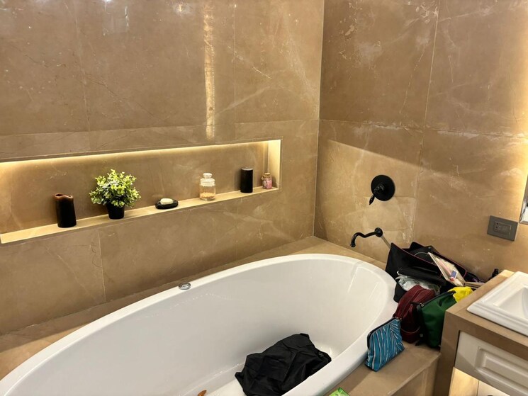 Bathroom, safdarjung enclave 3 Bedroom 2500 Sq.Ft. Builder Floor In Safdarjung Enclave Delhi 8846334