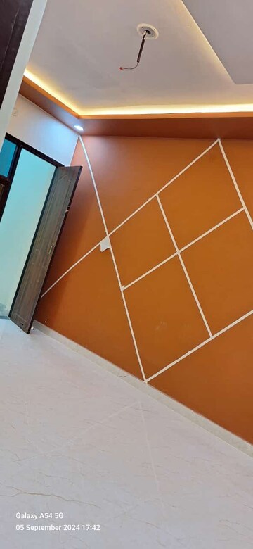 Room in 2 BHK Independent House at Tiwaripur – for Sale