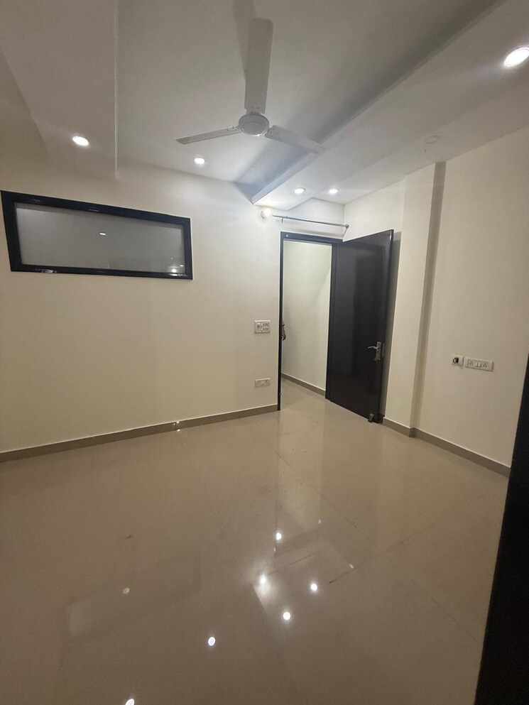 Bedroom, kalkaji 2 Bedroom 100 Sq.Yd. Builder Floor In Kalkaji Delhi 8846345