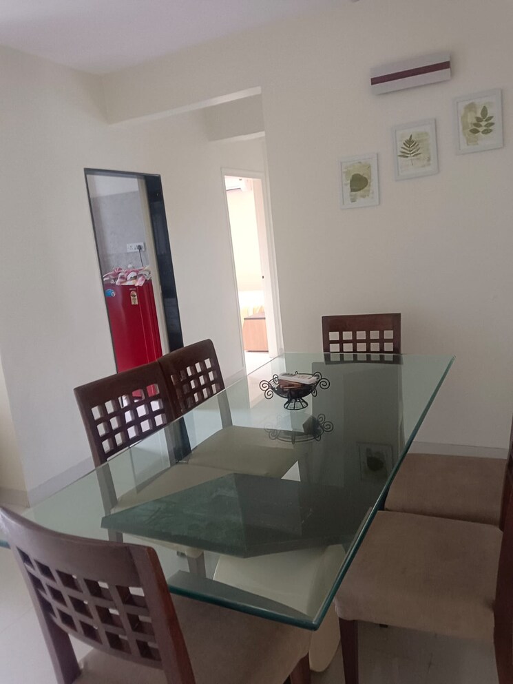 Master Bedroom, manisha-apartment-law-college-road 2 Bedroom 950 Sq.Ft. Apartment In Law College Road Pune 8846357