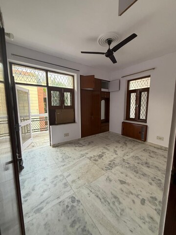 Room in 3 BHK Builder Floor at Kalkaji – for Rent