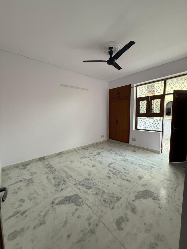 Room, kalkaji 3 Bedroom 1800 Sq.Ft. Builder Floor In Kalkaji Delhi 8846367