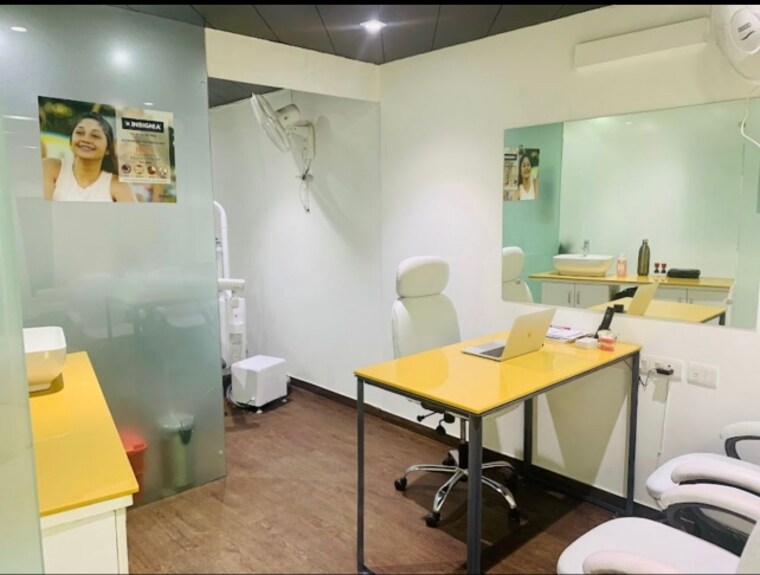 Team Area, greater kailash Commercial Office Space 1200 Sq.Ft. In Greater Kailash Delhi 8846396