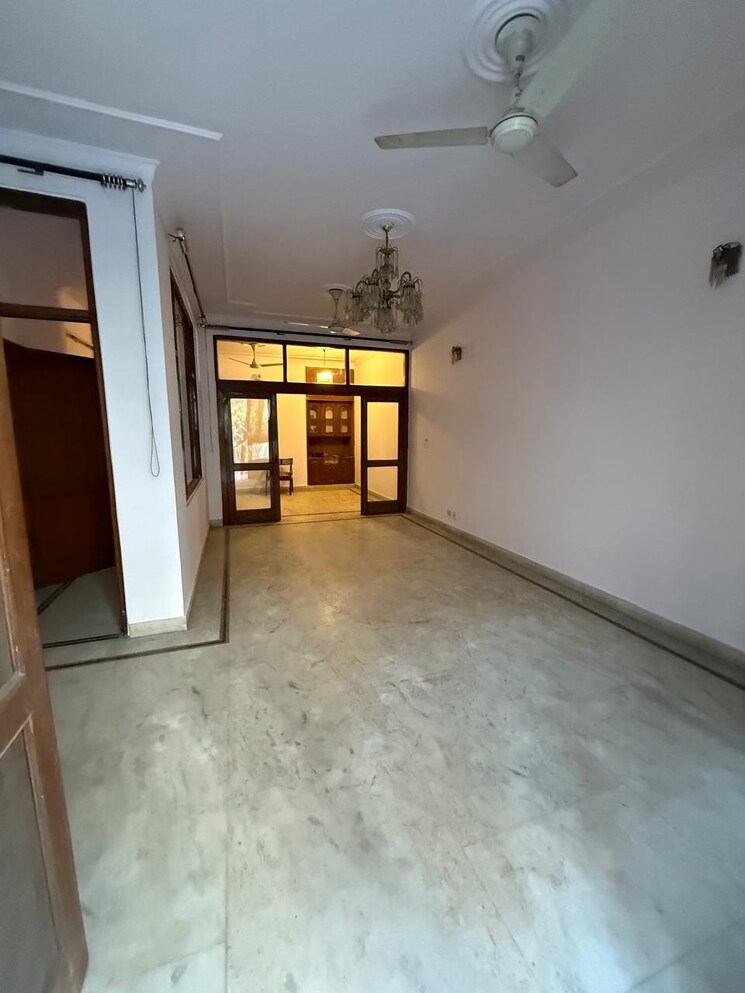 Room, kalkaji 3 Bedroom 1900 Sq.Ft. Builder Floor In Kalkaji Delhi 8846399
