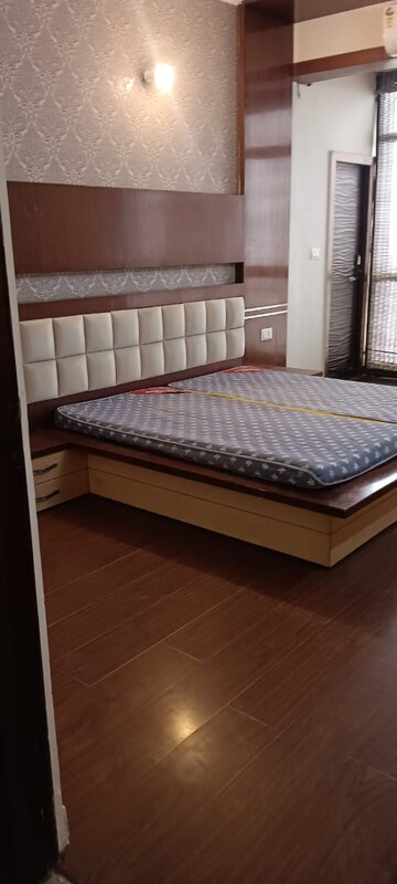 Master Bedroom in 2 BHK Builder Floor at Shramik Kunj Sector 66, Sector 66 – for Rent