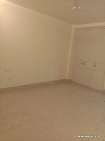 Room in 6+ BHK Builder Floor at Panchsheel Park – for Rent