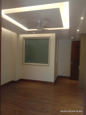 Room in 6+ BHK Builder Floor at Panchsheel Park – for Rent