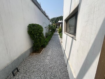 Balcony in 5 BHK Independent House at Vasant Kunj – for Rent