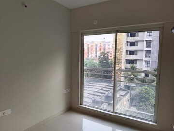 Room in 2 BHK Apartment at JP Unity Tower, Lower Parel – for Rent