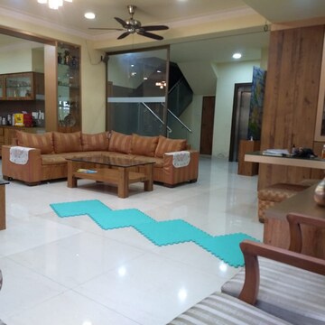Living Room in 5 BHK Villa at Oberoi Realty Esquire, Gokuldham Colony – for Sale
