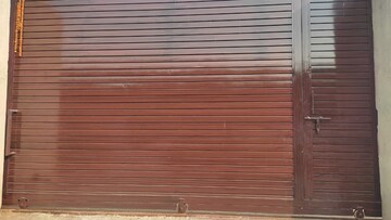 Room in 6 BHK Independent House at Vasant Kunj – for Rent
