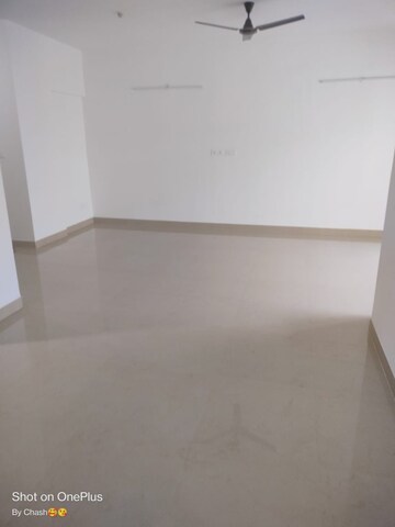 Room in 2.5 BHK Apartment at Ozone Urbana Pavilion, Devanahalli – for Rent