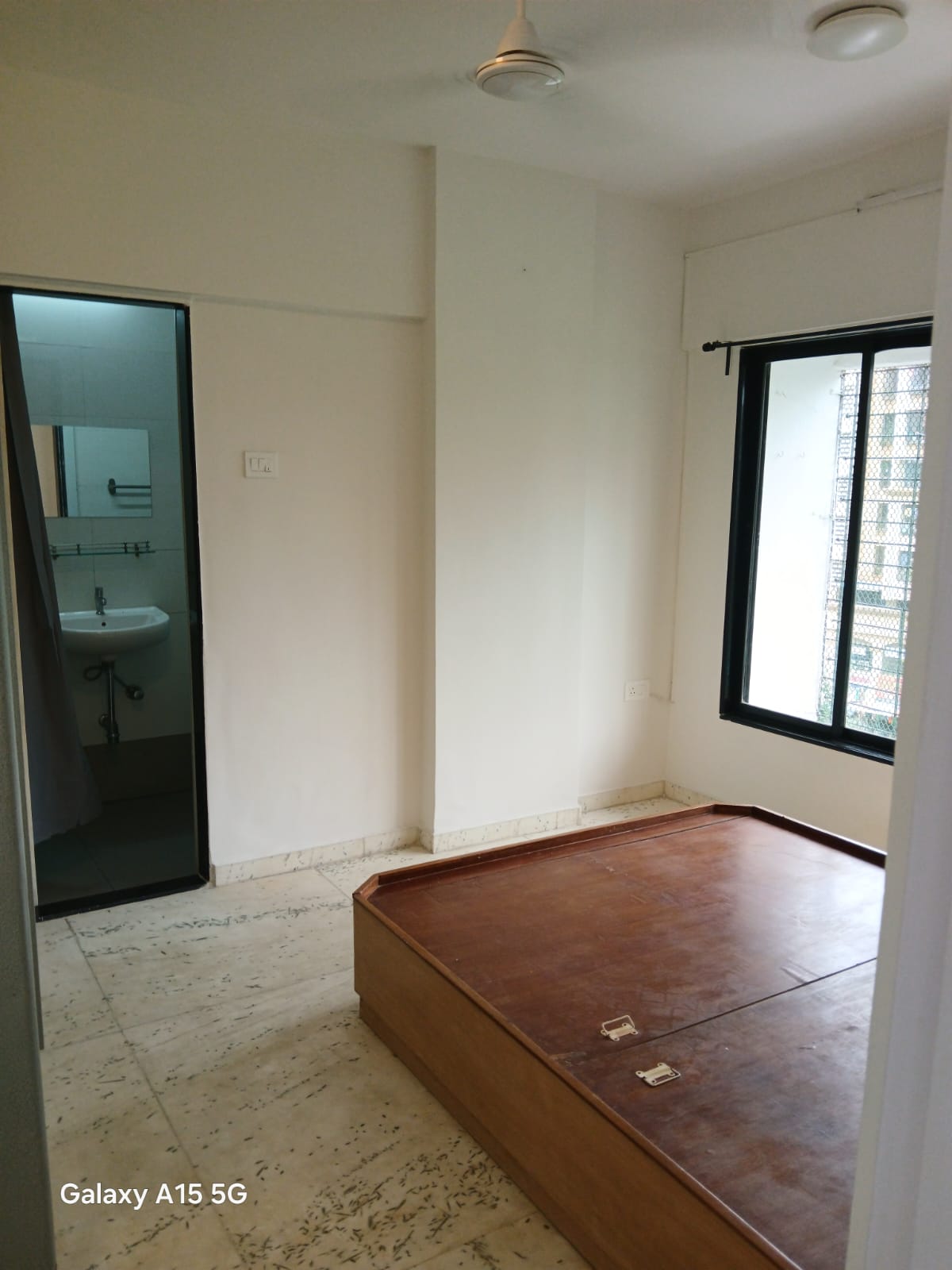 1 BHK + Extra Room Apartment For Rent in Solitaire Malad West