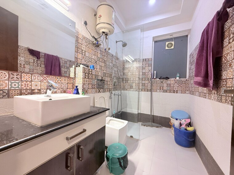 Master Bedroom, pioneer-park-presidia 4 Bedroom 4400 Sq.Ft. Apartment In Sector 62 Gurgaon 8846538