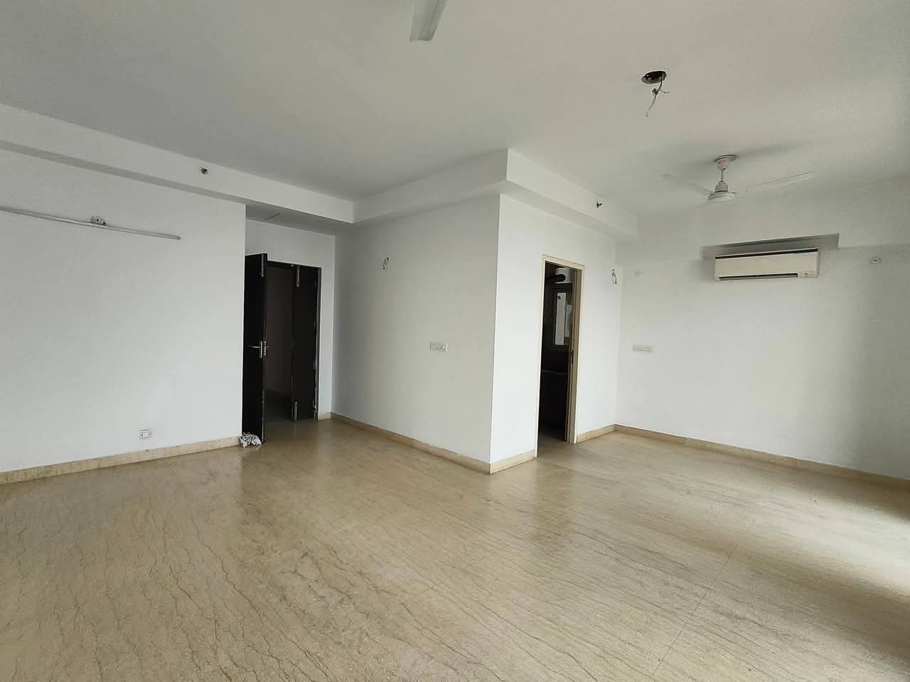 3 BHK + Servant Room,Extra Room Apartment For Rent in Conscient Heritage Max