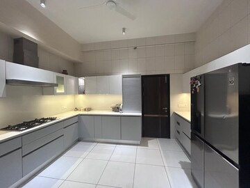 Kitchen in 5 BHK Villa at Unitech Opulence, Sector 33 – for Rent