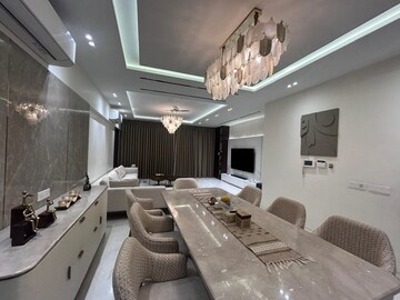 Master Bedroom in 5 BHK Villa at Unitech Opulence, Sector 33 – for Rent